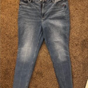 Old Navy Rockstar Super Skinny jeans